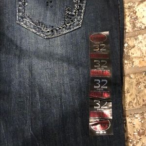 Cowgirl Tuff 32x33 jeans